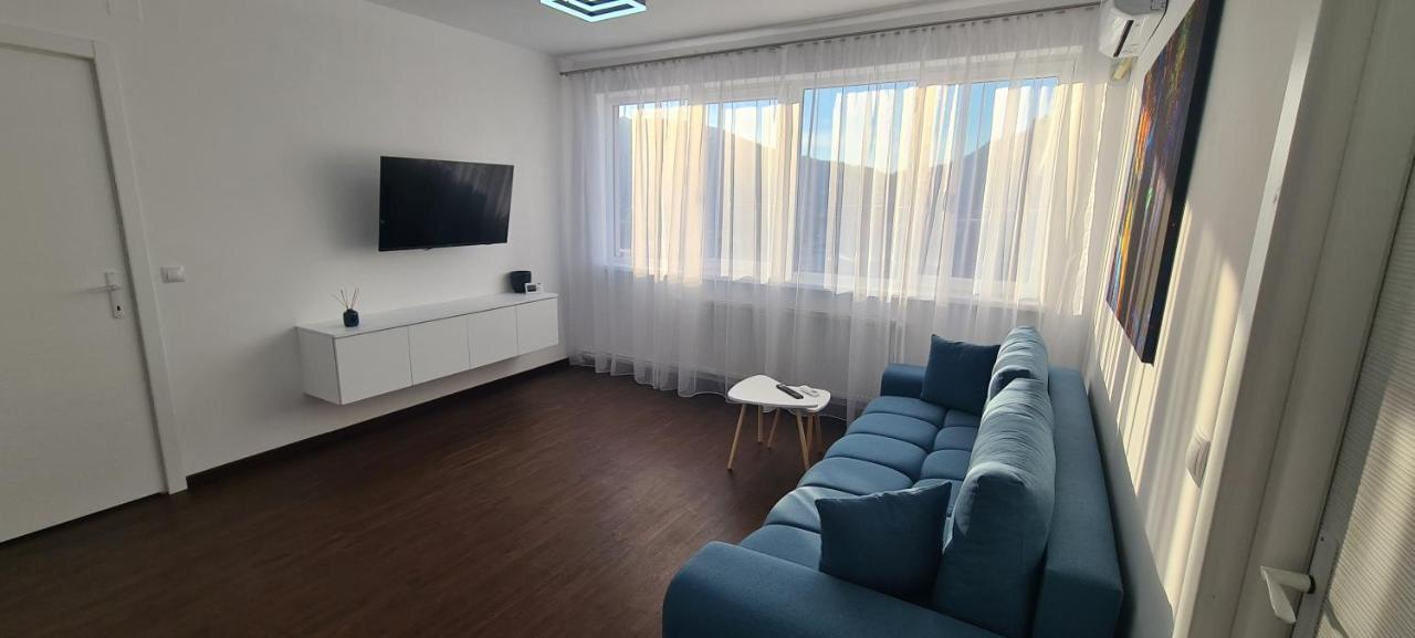 Belvedere Delux Apartment Deva Bagian luar foto